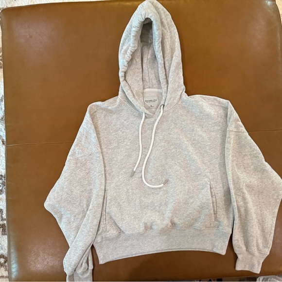 Abercrombie & Fitch Sweaters - Abercrombie & Fitch Heather Gray Women's Hoodie